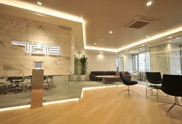 株式会社トロワ